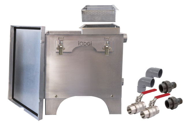 Image du bac à graisse 50 couverts en inox avec ses accessoires de montage de marque iODGi. Bac degraisseur très compact se pose dans les petites cuisines de restaurant